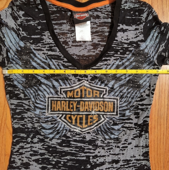 3/$10⭐ Harley Davidson v-neck t-shirt, women's small, black and gray - Picture 2 of 10